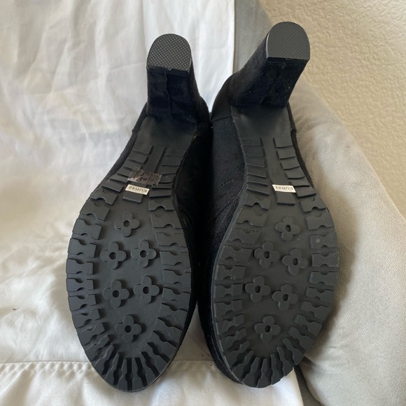 Black heels - Picture 5 of 5